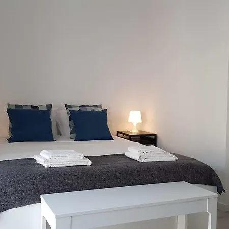 5 Rua Antao Girao Apartment *